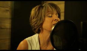 Rebecca Lowe chooses AMP